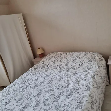 Apartamento , T2 , 50 M De La